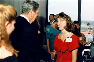 Image description is not available for 1992.223
